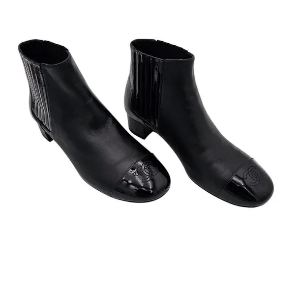 靴 CHANEL 36,5 Chanel Black CC Slingback Heels (IT 36.5)